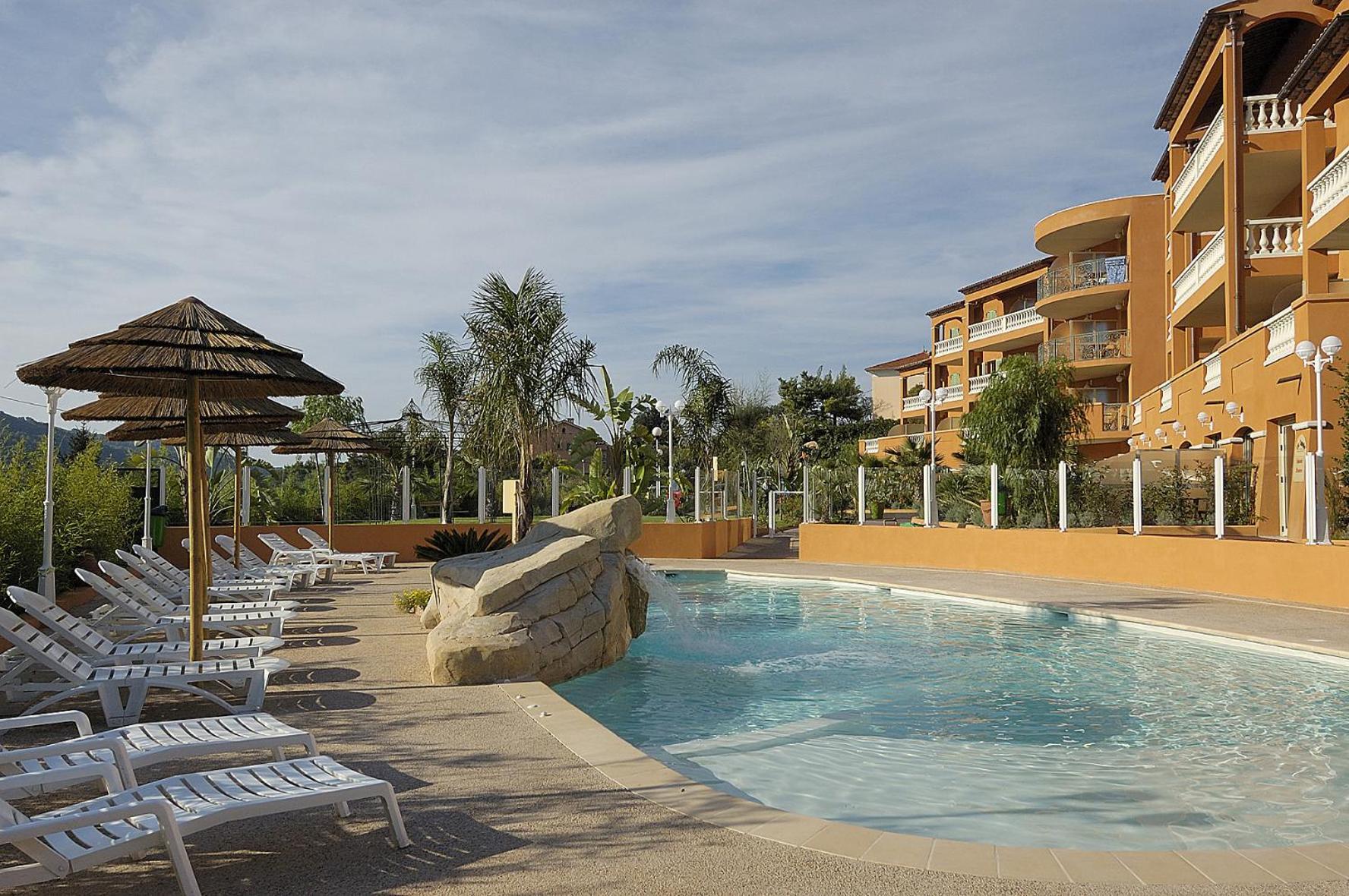 Hotel Lou Castelet การ์โรส ภายนอก รูปภาพ