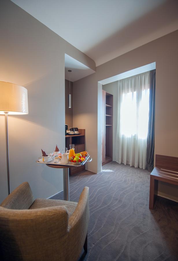 Hotel Lou Castelet การ์โรส ภายนอก รูปภาพ
