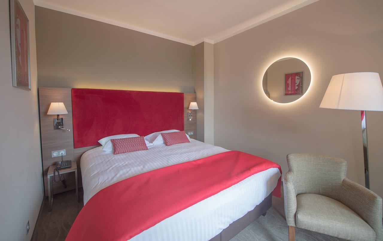 Hotel Lou Castelet การ์โรส ภายนอก รูปภาพ