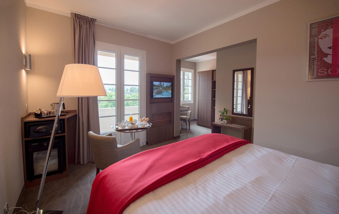 Hotel Lou Castelet การ์โรส ภายนอก รูปภาพ